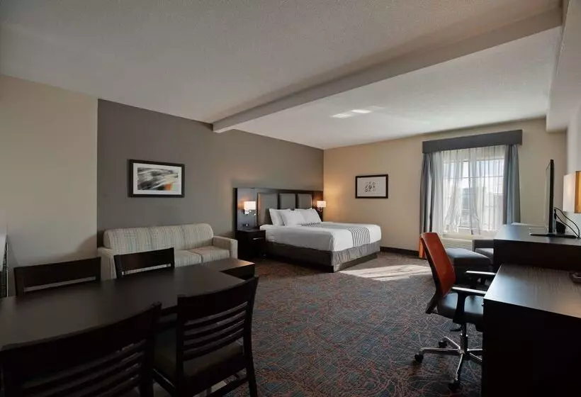 هتل Best Western Plus Executive Inn