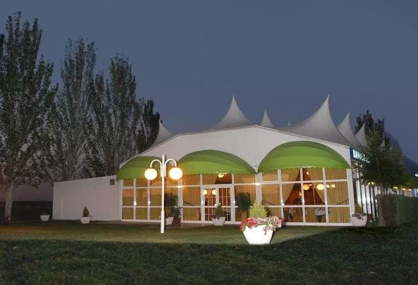 ホテル Ciudad De Navalcarnero