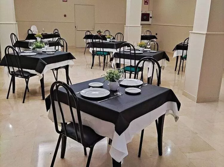 ホテル Ciudad De Navalcarnero