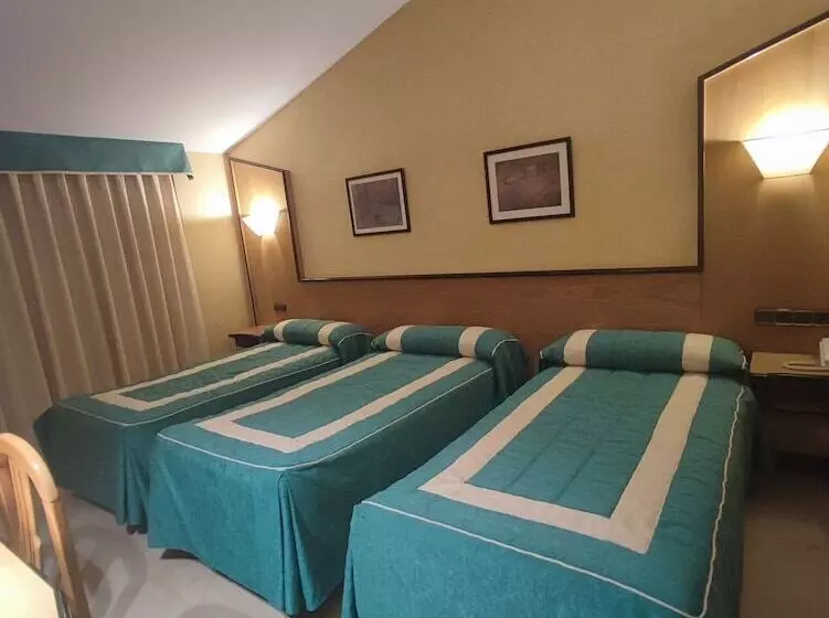 ホテル Ciudad De Navalcarnero