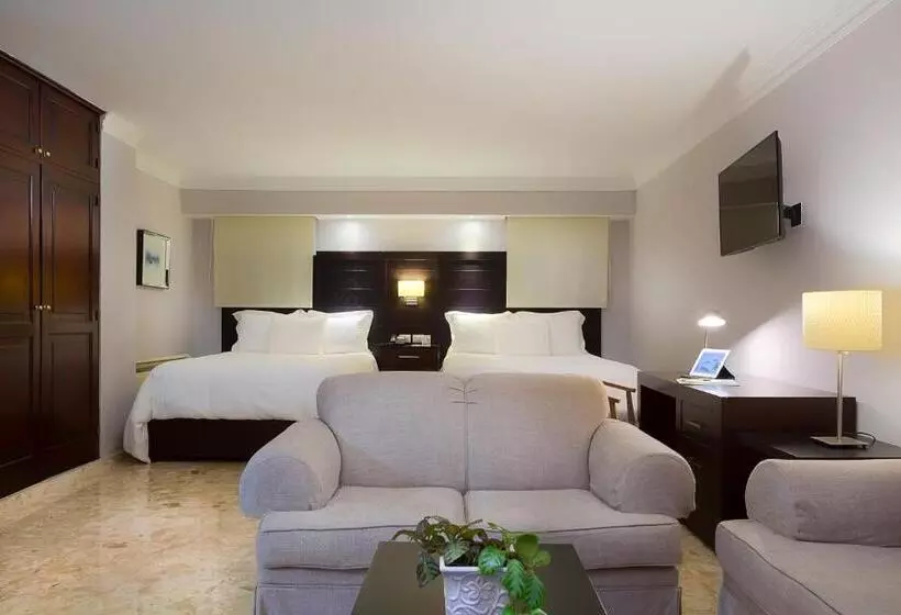 هتل Plaza Florida Suites