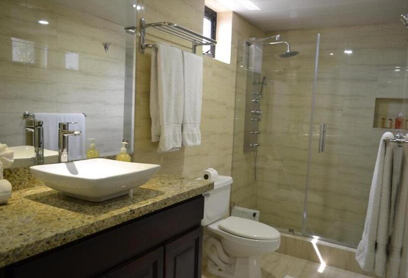 هتل Plaza Florida Suites