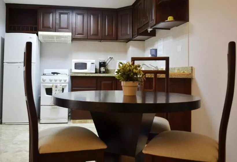 هتل Plaza Florida Suites