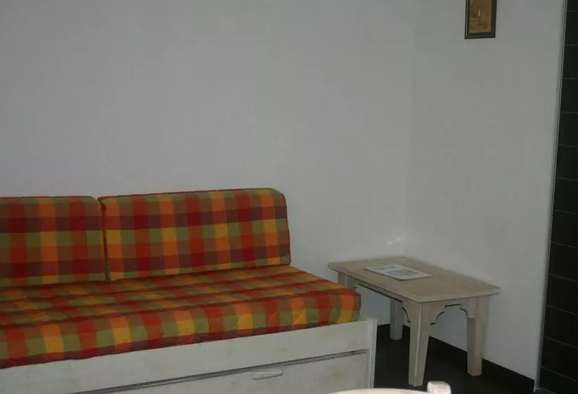 Отель Pyrennees Zenith