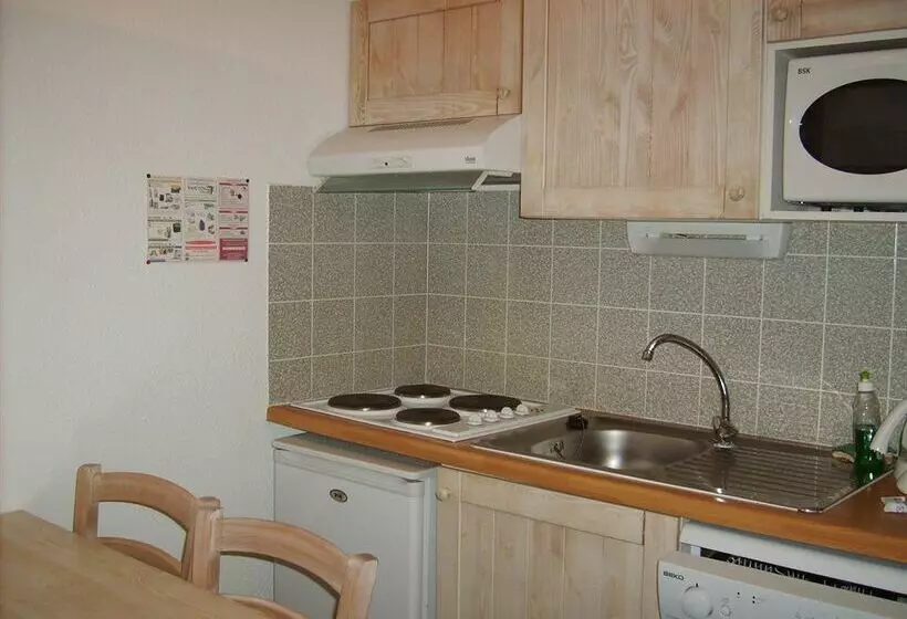 Отель Pyrennees Zenith