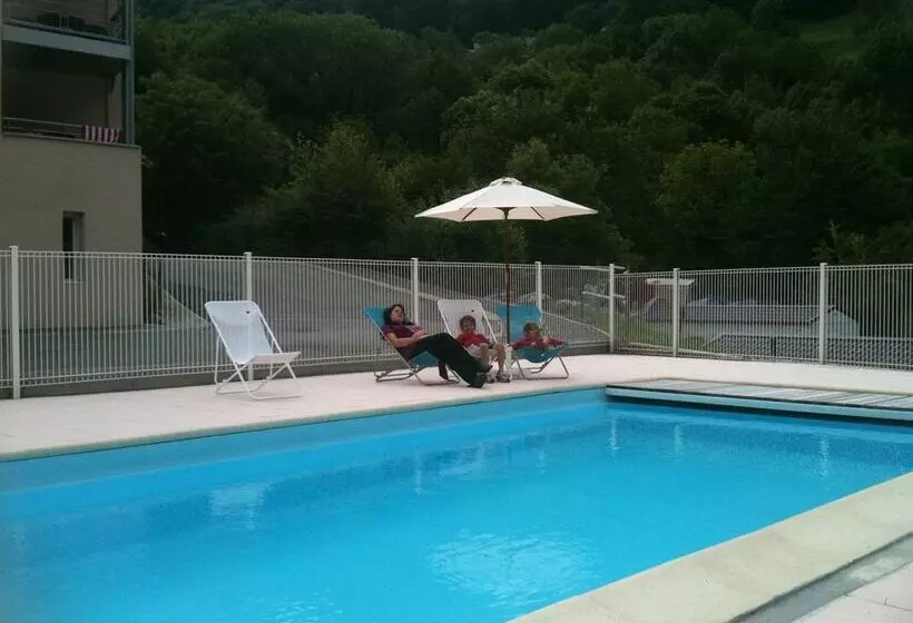 Отель Pyrennees Zenith