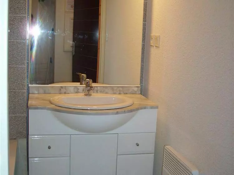 Отель Pyrennees Zenith