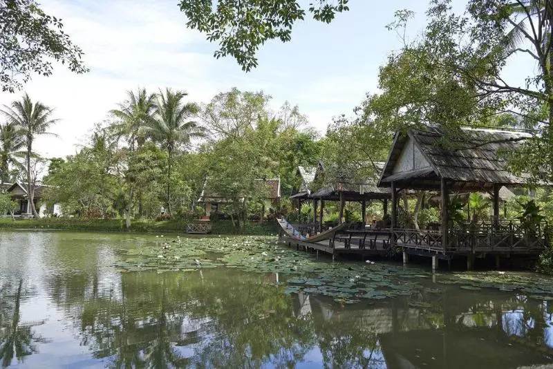 ホテル Santi Resort & Spa