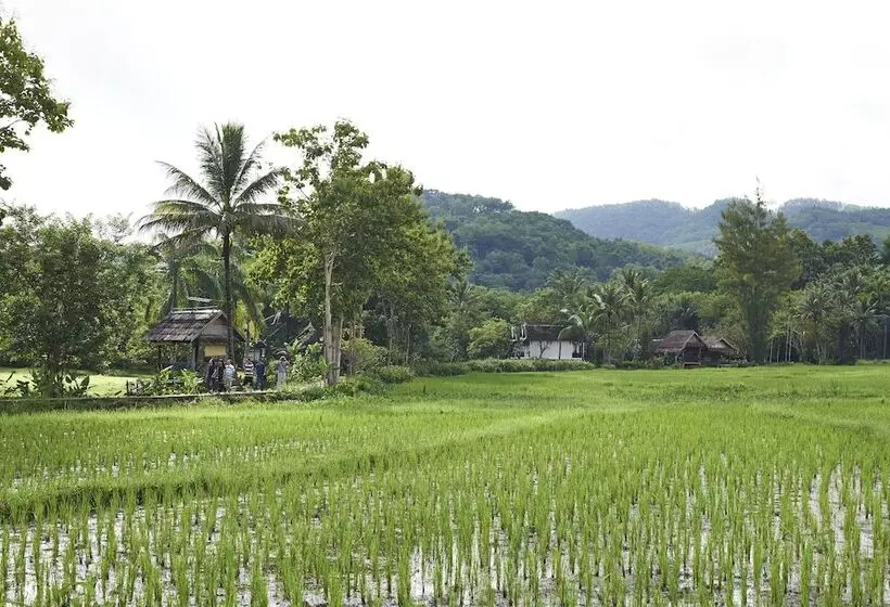 ホテル Santi Resort & Spa