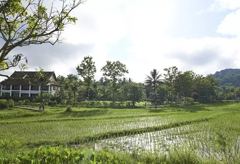 ホテル Santi Resort & Spa