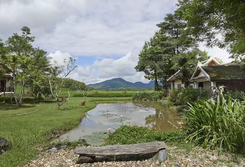 ホテル Santi Resort & Spa