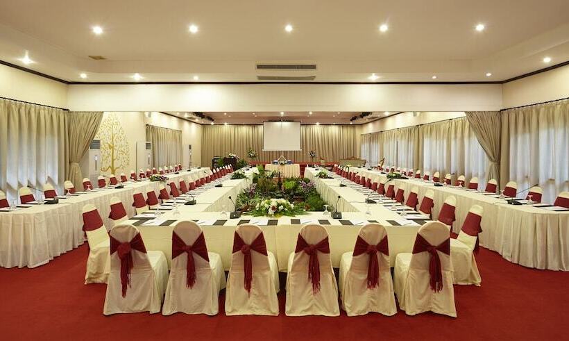 هتل Santi Resort & Spa