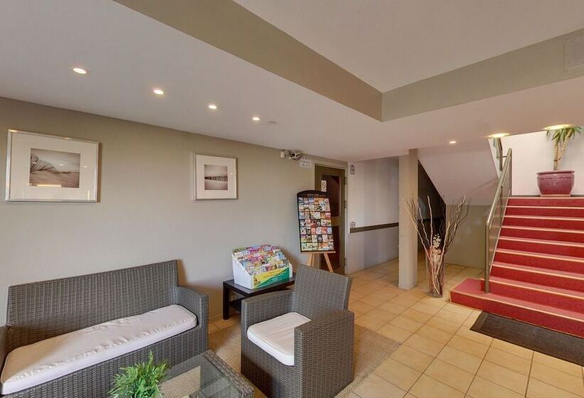 בית מלון כפרי The Originals Access, Hôtel Béziers Est