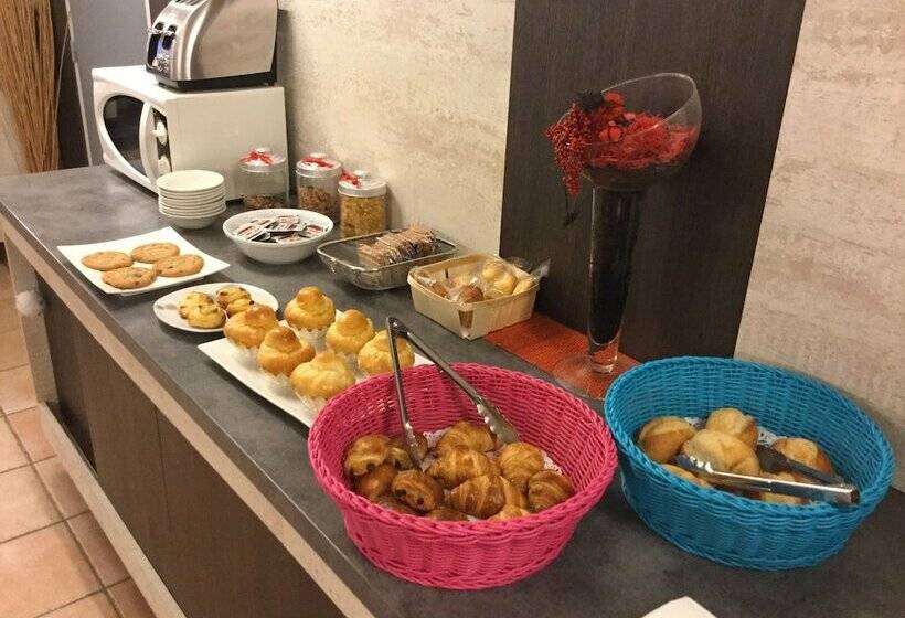 בית מלון כפרי The Originals Access, Hôtel Béziers Est