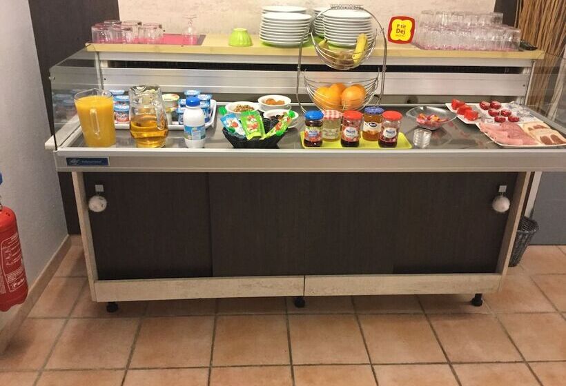 בית מלון כפרי The Originals Access, Hôtel Béziers Est