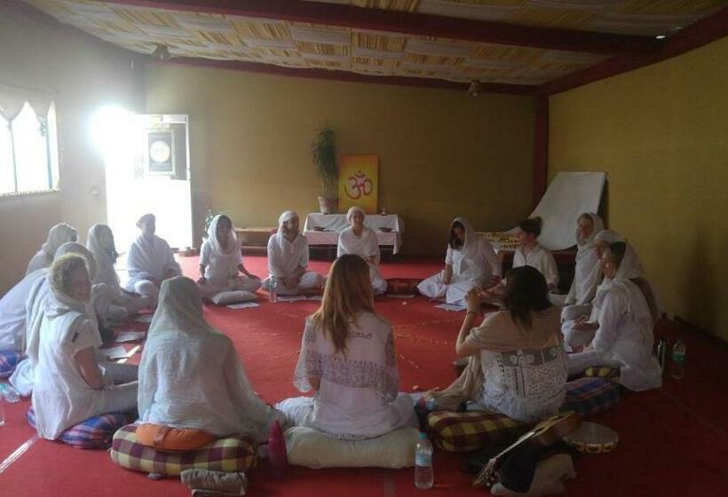 هاستل Rishikesh Sadan