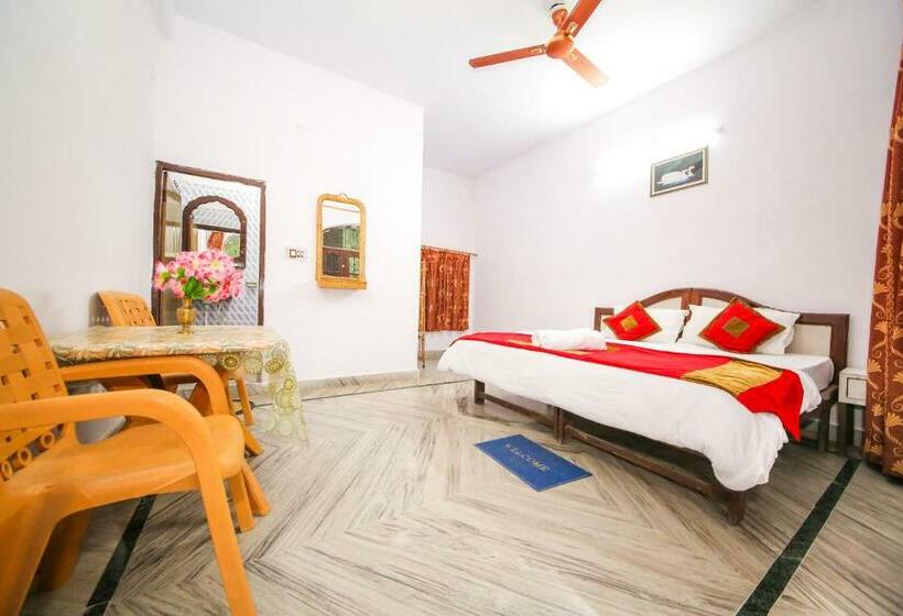 هاستل Rishikesh Sadan