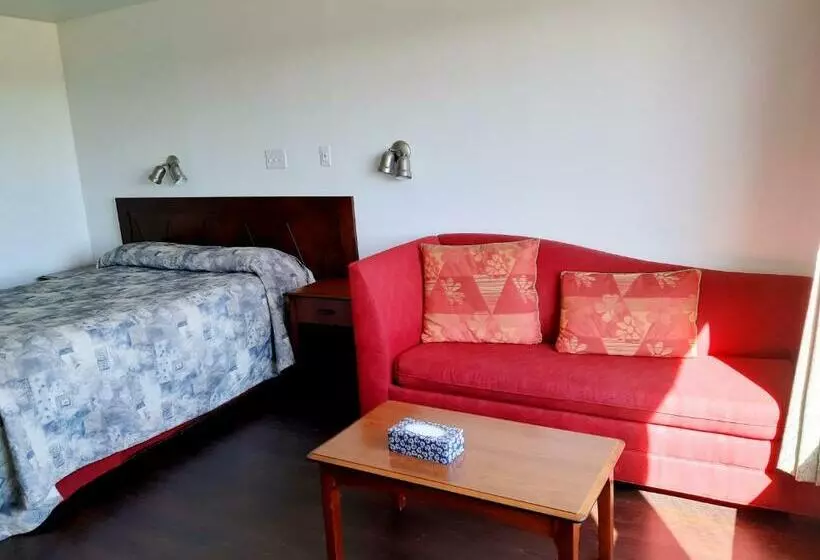 Balmoral Motel
