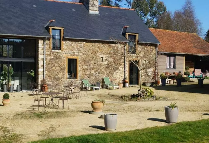 Aamiaismajoitus (B&B) Aux Greniers à Rêves