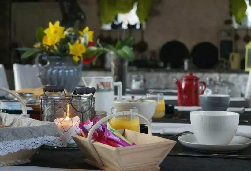 Aamiaismajoitus (B&B) Aux Greniers à Rêves