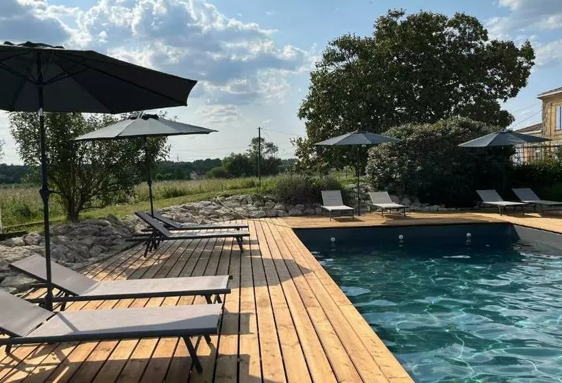 Aamiaismajoitus (B&B) La Grange De La Dupuise