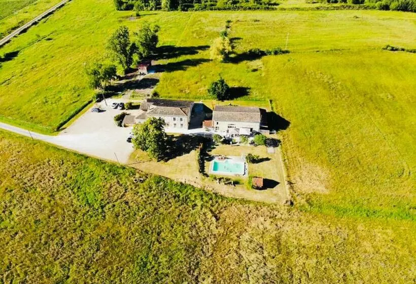 Aamiaismajoitus (B&B) La Grange De La Dupuise