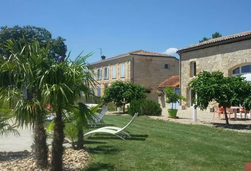 Aamiaismajoitus (B&B) La Grange De La Dupuise