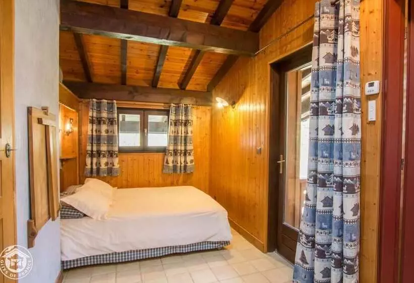 Aamiaismajoitus (B&B) Le Bois Des  Louison