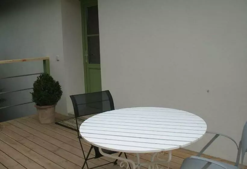 Aamiaismajoitus (B&B) Les Glycines   Domaine Gilles Coperet