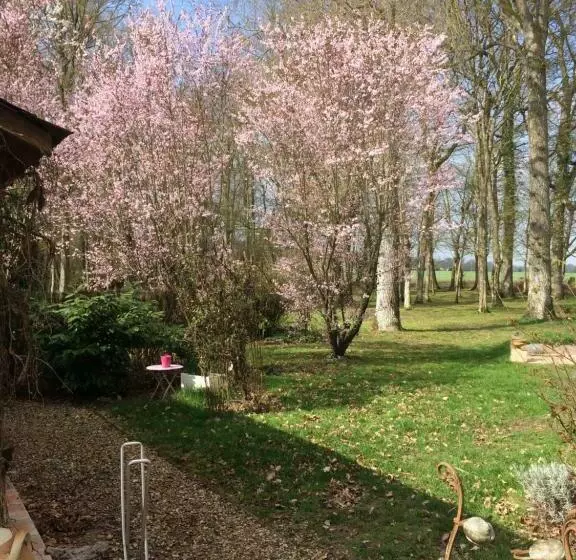 Aamiaismajoitus (B&B) Logis De La Paqueraie