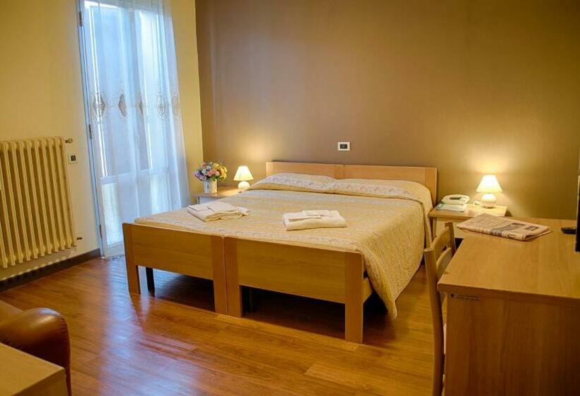 בית מלון כפרי Albergo Ristorante Gallo