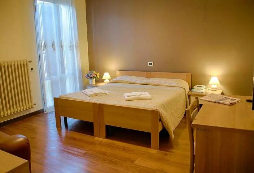 Hotelli Albergo Ristorante Gallo