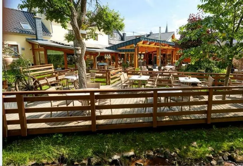 Hotelli Am Eifelsteig