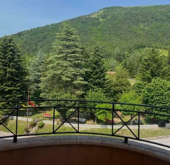 Hotelli Ristorante Montenerone