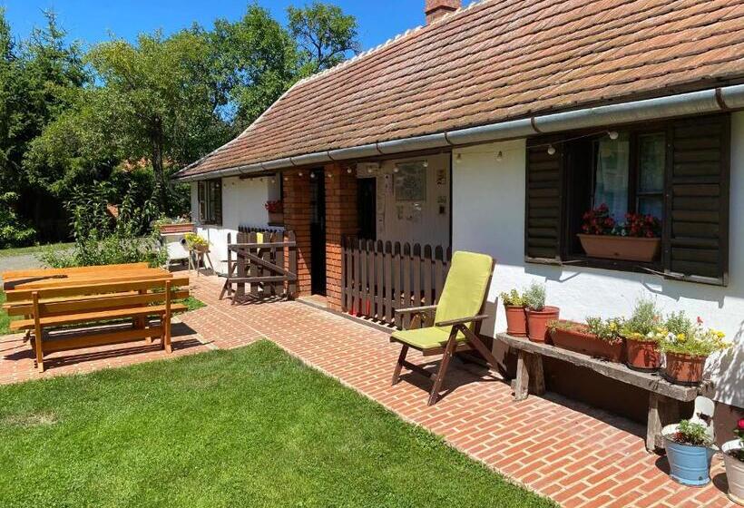 פנסיון Csörgő Vendégházak