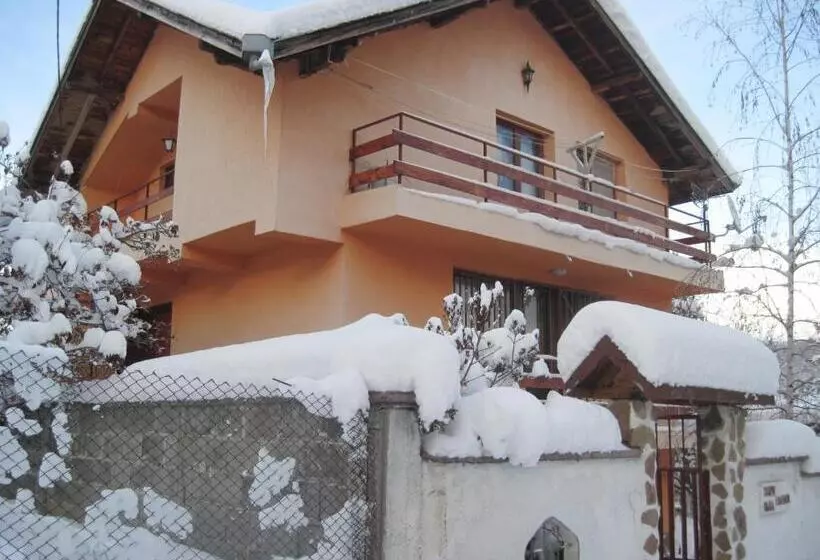 ペンション Hadjibulevata Guest House