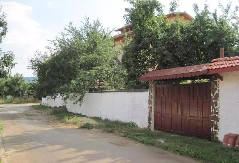 ペンション Hadjibulevata Guest House