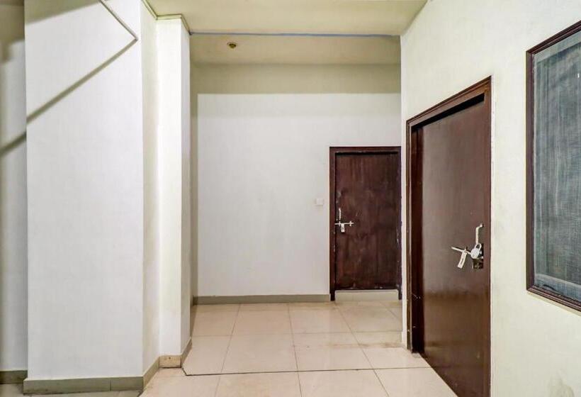 호텔 Oyo 66434  Dhruv Inn