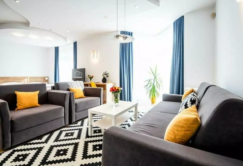 هتل Squash Dependance