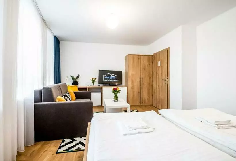 هتل Squash Dependance