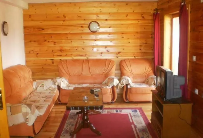 پانسیون Olja Guest House