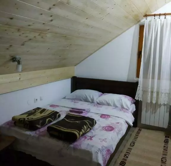 پانسیون Olja Guest House