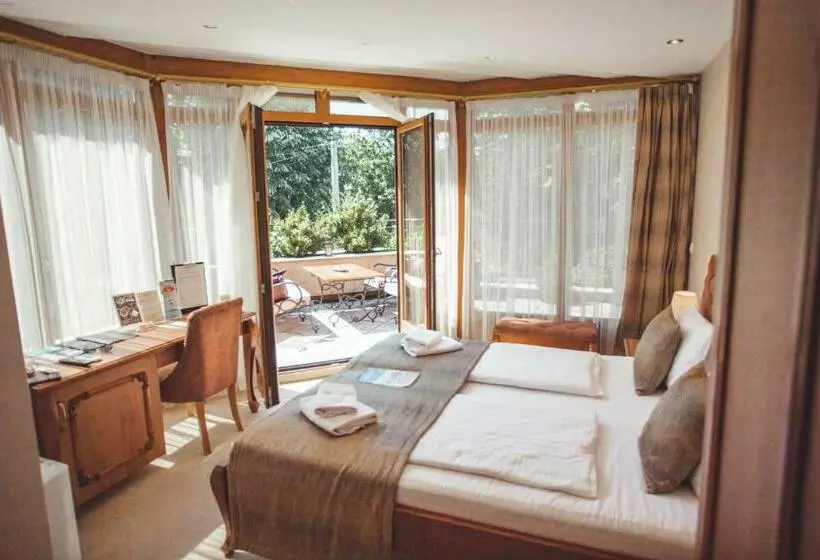 پانسیون Provence Rooms