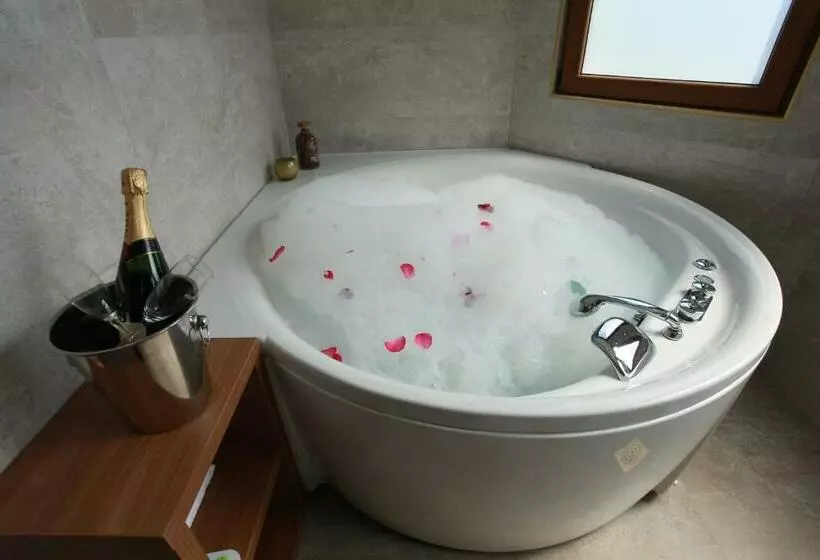 پانسیون Provence Rooms