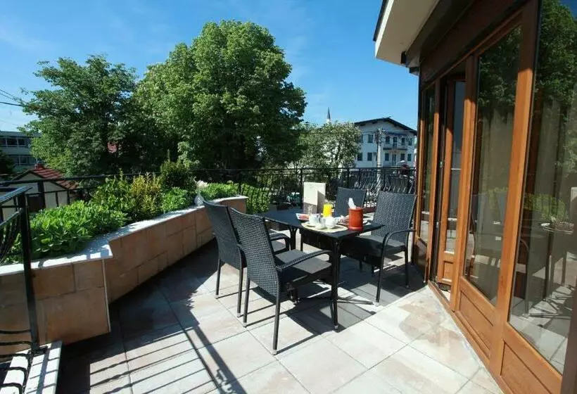 پانسیون Provence Rooms