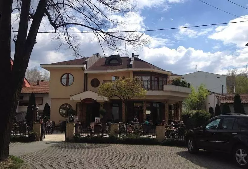 پانسیون Provence Rooms