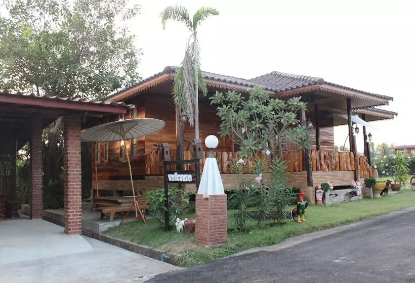 Hotelli Phupha Inn Resort