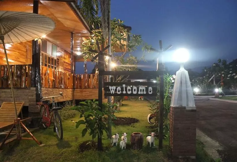 Hotelli Phupha Inn Resort