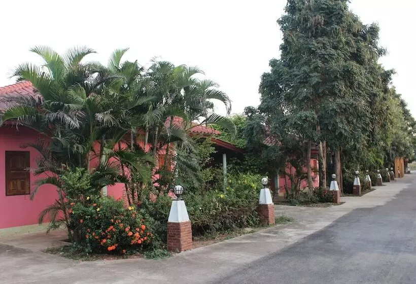 Hotelli Phupha Inn Resort