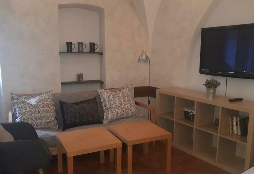 Pensjonat Penzion A Restaurace Modrá Růže Tábor